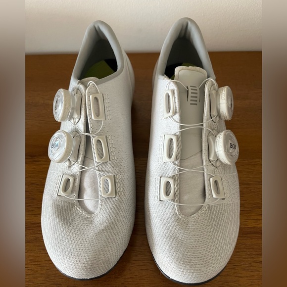 Pro Team Shoes, White, 36, Like New - Picture 2 of 4